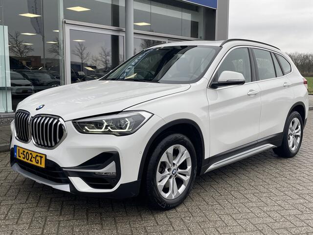 BMW X1 sDrive18i High Executive Edition | Leder | Elk achterklep | Panoramadak | Sfeerverlichting | 0492588956