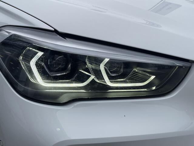 BMW X1 sDrive18i High Executive Edition | Leder | Elk achterklep | Panoramadak | Sfeerverlichting | 0492588956