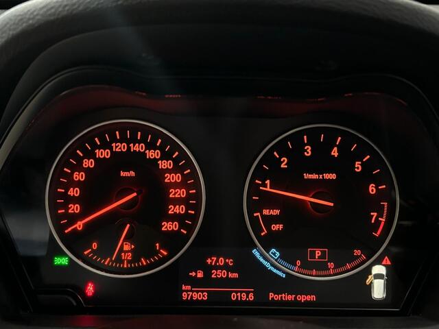 BMW X1 xDrive20i High Executive | X-Line |Panoramadak | Lederen bekleding | Trekhaak | NL auto | Dealer onderhouden |