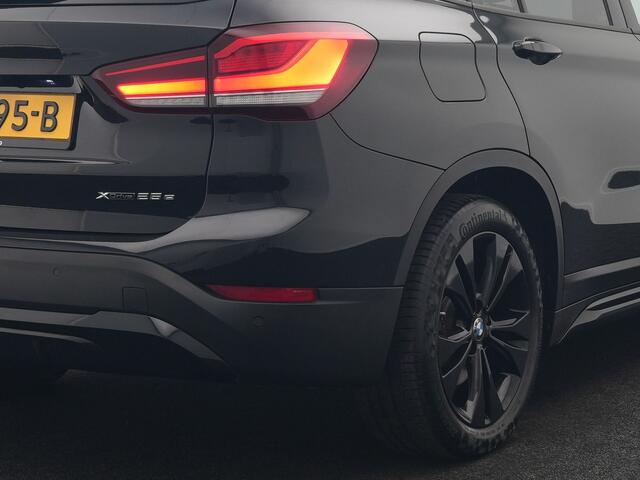 BMW X1 xDrive25e Sportline Plug In Hybrid 221pk Dealer O.H PHEV | Panodak | Camera | Sportstoelen Verwarmd | Sfeerverlichting | Cruise Control | Navigatie | DAB |