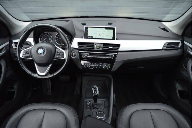 BMW X1 sDrive20i High Executive | HUD | LED | TREKHAAK | LEDER |