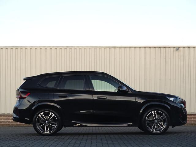 BMW X1 xDrive23i | M-Sport | Harman/Kardon | Panoramadak | Head-up | Full Options!