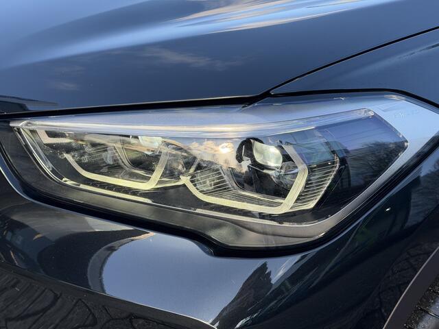 BMW X1 sDrive20i Sport Line Aut Camera | Stoelverw. | HUD |