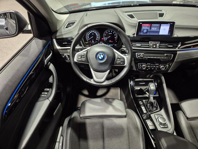 BMW X1 xDrive25e High Executive Sportline | Panorama | Camera | Stoelverwarming | 4x4 | LED