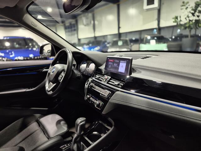 BMW X1 xDrive25e High Executive Sportline | Panorama | Camera | Stoelverwarming | 4x4 | LED