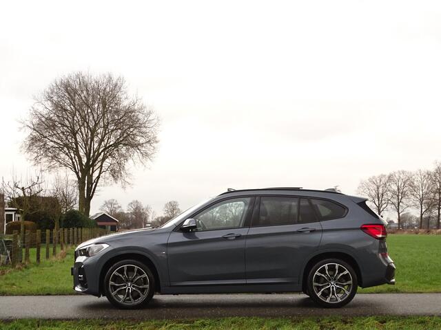 BMW X1 xDrive25i M-Sport | H+K | HUD | Pano | Trkhk | NAV-Pro | 19inch | Full Options!