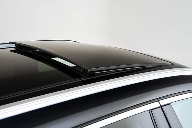 BMW X1 sDrive20i High Executive xLine - Panoramadak - Cruise control - Head up - Park Assistant - Sportstoelen - Elektrisch verwarmde voorstoelen - Getinte ruiten - Hifi - Stuurwielrand verwarmd - Armsteun voor -