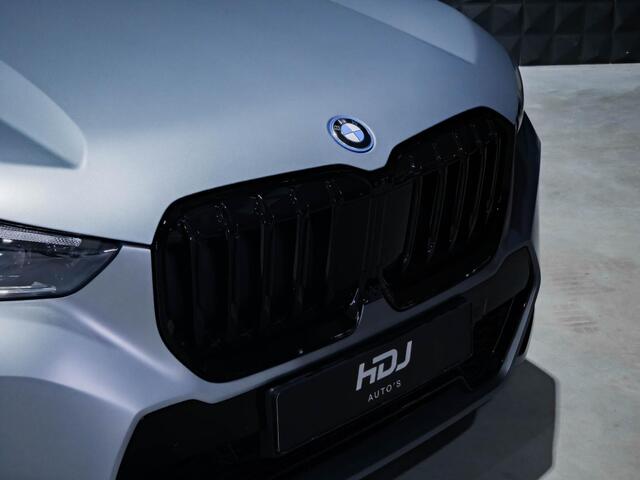 BMW X1 xDrive30e M | Pano | H&K | Trekh. | 360 | 20 | Leer |Side | Memo | Drive Pro |