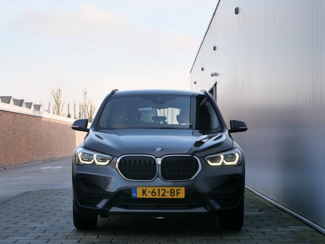 BMW X1 xDrive25e eDrive Edition 220 Pk Automaat Navigatie / Leer / DAB / Camera / Stoelverwarming