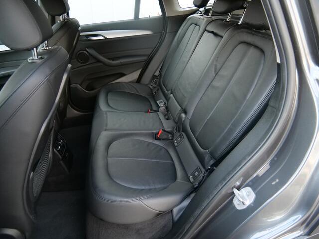 BMW X1 xDrive25e eDrive Edition 220 Pk Automaat Navigatie / Leer / DAB / Camera / Stoelverwarming