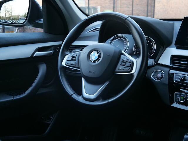 BMW X1 xDrive25e eDrive Edition 220 Pk Automaat Navigatie / Leer / DAB / Camera / Stoelverwarming