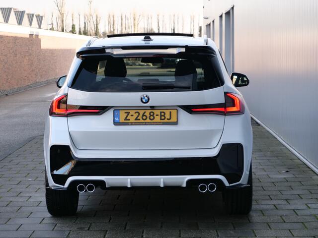 BMW X1 sDrive18i 136 PK M-Sport Automaat Navi / DAB / Apple Carplay / Camera / Pano-dak / Trekhaak