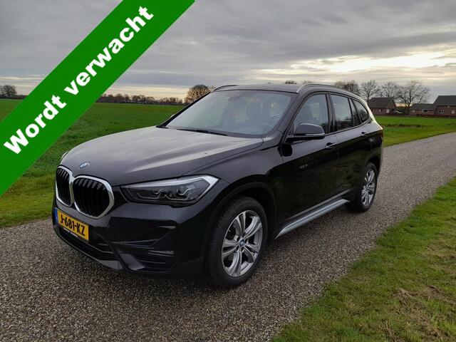 BMW X1 sDrive18i Navi prof / Sportstoelen / Led kopl. / Half leder