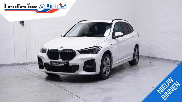 BMW X1 xDrive25e m Sport Panodak Afn. trekaah Led koplampen Stoel-/stuur verwarming Camera PDC v+a Head up