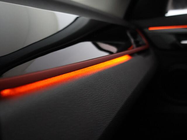 BMW X1 sDrive18i AUT. SPORTLINE + TREKHAAK | LED | SPORTSTOELEN | STOELVERWARMING | NAVIGATIE