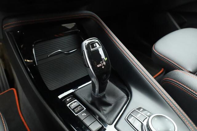 BMW X1 sDrive20i 192PK High Executive - Automaat | Afn. Trekhaak | Nav | Cruise | ACC | Led | Elek. Klep | Sfeerverl. | PDC | 1800kg trekg. V