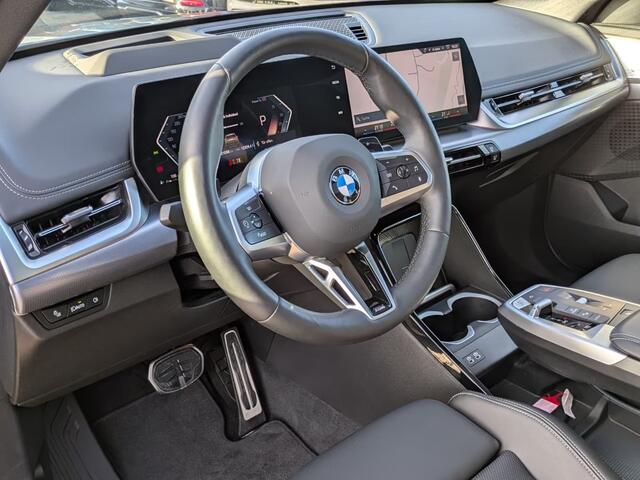 BMW X1 xDrive23i M Sport Panoramadak Trekhaak Head-Up Display Leder ACC Stoelverwarming Harman-Kardon Carplay 360 Camera Stuurwielverwarming