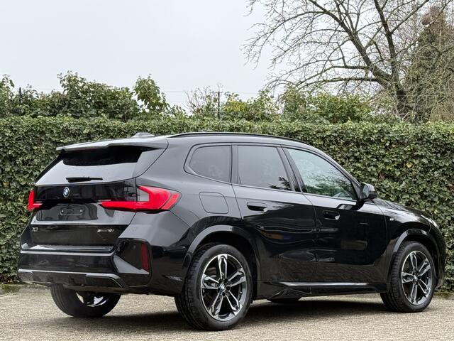 BMW X1 sDrive18i | M-Sport | Panorama | Harman/kardon | Elek. stoelverst. | Camera | Driving ass. Plus | Trekhaak
