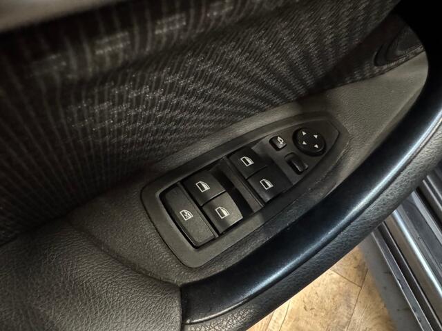 BMW X1 sDrive 18i Centennial Executive / AUTOMAAT / NAVI / PDC /