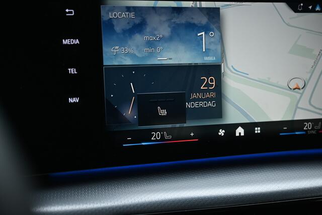 BMW X1 sDrive18i M Sport Automaat / Trekhaak / Sportstoelen / Achteruitrijcamera / M Adaptief onderstel / Comfort Access / Adaptieve LED / Stoelverwarming