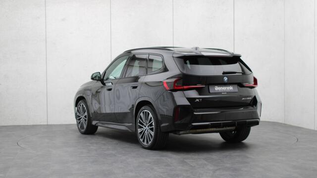 BMW X1 xDrive30e M-Sport Pro | Massage | Harman/Kardon | Panoramadak | Head-up | Trekhaak