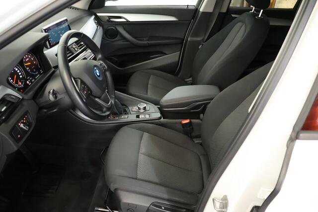 BMW X1 xDrive25e / Navigatie / DAB