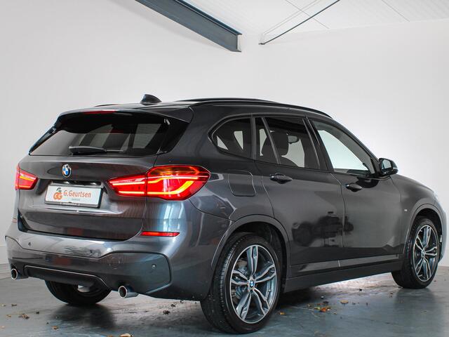 BMW X1 sDrive20i High Executive, M-sport, Panoramadak, HUD, Camera, H&K, Memory, Keyless