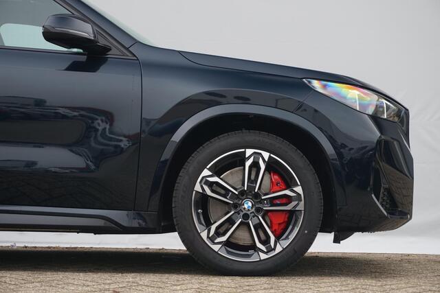 BMW X1 xDrive25e M Sportpakket Pro 19'' / Panoramadak / Trekhaak / Harman Kardon / Elektrisch verstelbare stoelen