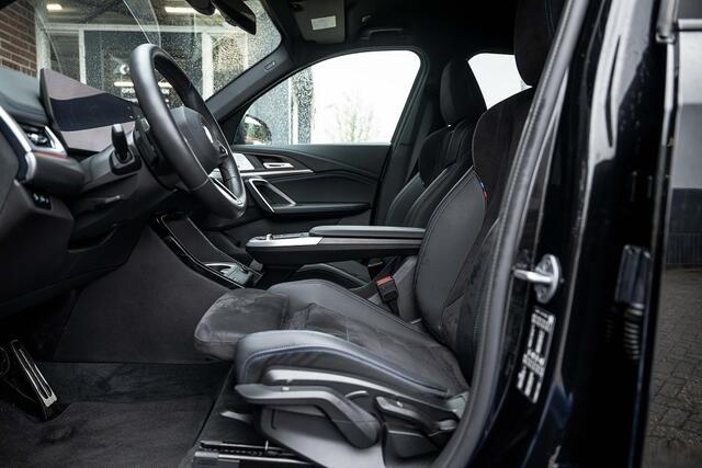 BMW X1 sDrive18i | M-Sport | Maxron | Shadow | Harman/Kardon | Keyless | Sportstoelen | Camera | Adap. led | 19' inch |