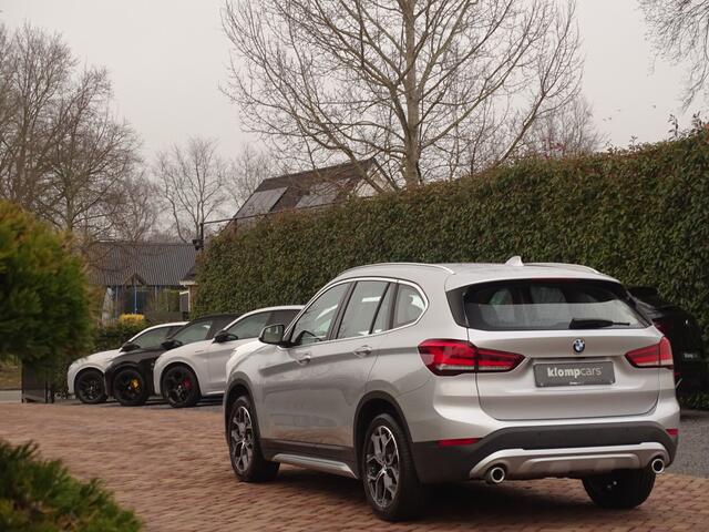 BMW X1 xDrive20i | 4x4 | Carplay | HUD | Trekhk | Camera | 1e Eig. | Ad.Cruise | Dealeronderhouden!