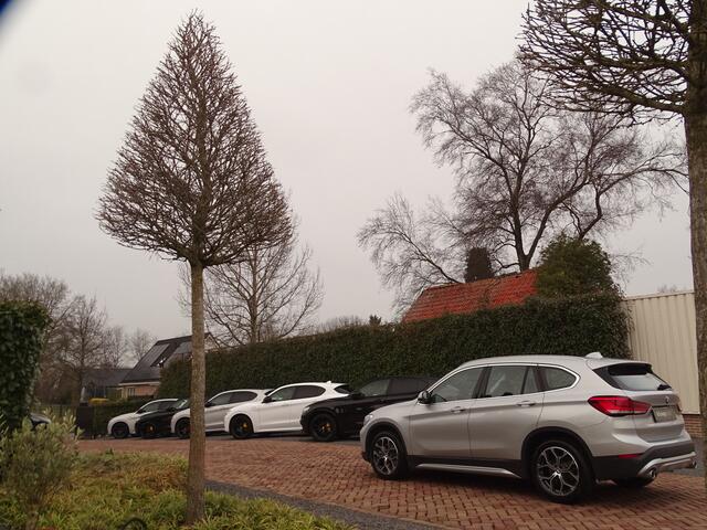 BMW X1 xDrive20i | 4x4 | Carplay | HUD | Trekhk | Camera | 1e Eig. | Ad.Cruise | Dealeronderhouden!