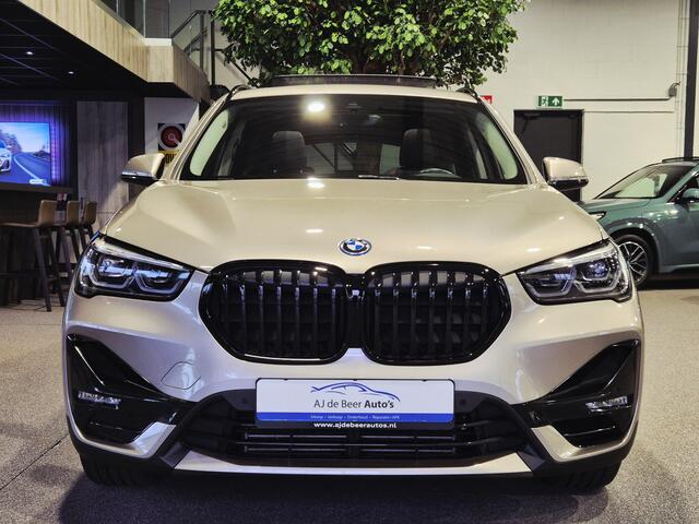 BMW X1 xDrive25e Executive Sportline | Panorama | Trekhaak | Carplay | Stoelverwarming