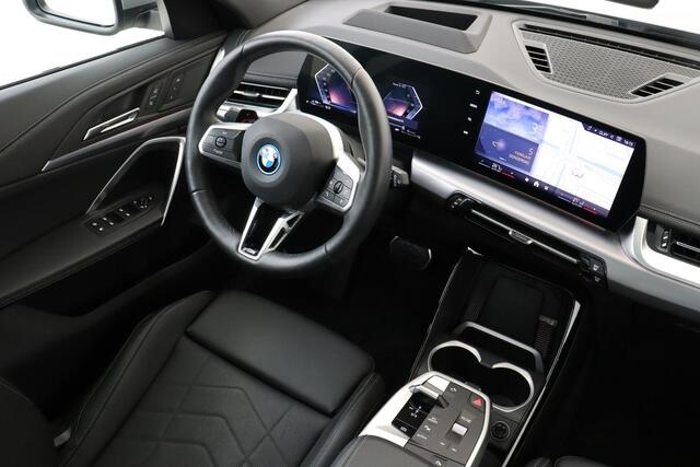 BMW X1 xDrive 25e -M SPORT|PANO.DAK|360°CAM|HEAD-UP DISP.|MEMORY SEATS|ADAP.CRUISE|TRAVEL|VEGANZA