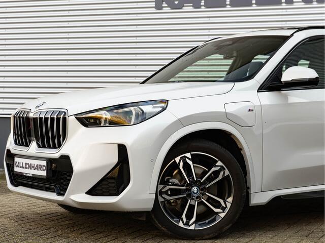 BMW X1 xDrive25e M-Sport - Pano - 19 inch - Camera - Comfort Access
