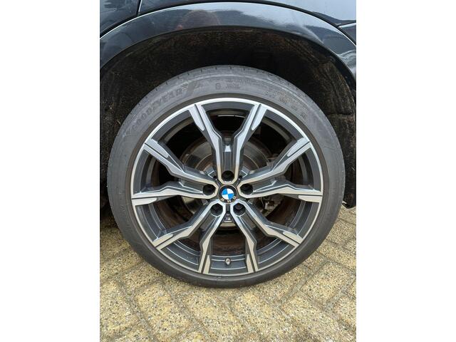 BMW X1 xDrive25e | PANO | 19" | HUD | H&K | 1ste Eigenaar | LED | FULL OPTION! | Dealer Onderhouden!