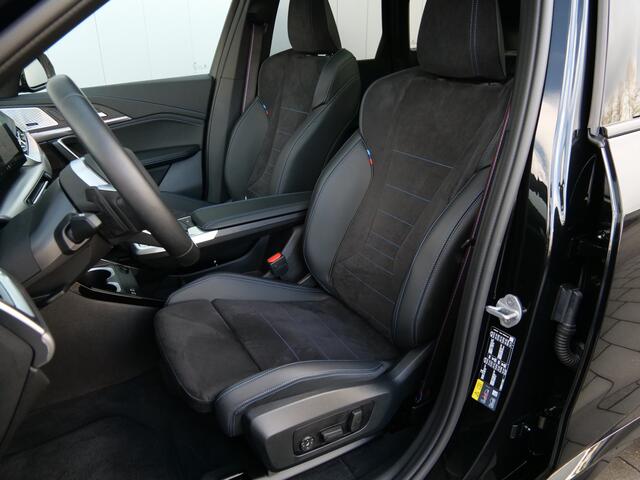 BMW X1 xDrive25e M Sport pakket Pro 245 Pk Automaat Schuifdak / Winterpakket / Harman Kardon