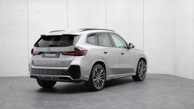BMW X1 xDrive30e M-Sport Pro | Massage | Harman/Kardon | Panoramadak | Head-up | Trekhaak