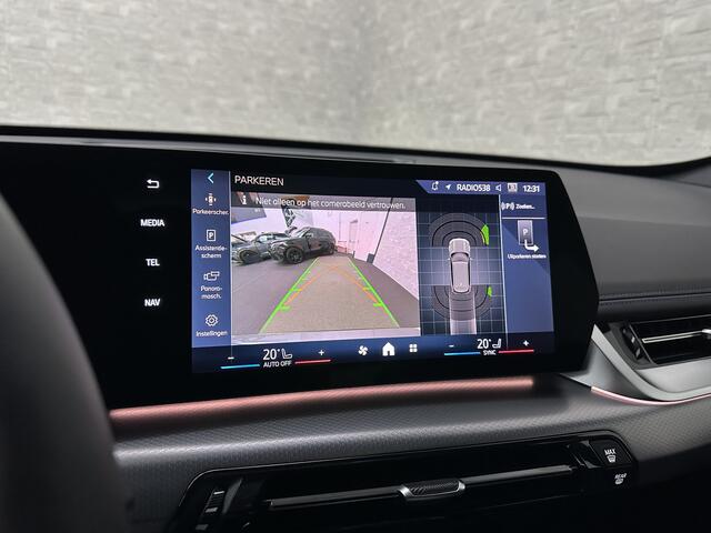 BMW X1 18i M-Sport | Panorama | Sportstoelen | Keyless-Entry | Sfeerverlichting | Achteruitrij-Camera | 5x op voorraad! | Carplay | Full-LED | Black-Optic | Getint Glas | Stoelverwarming | Draadloos Laden |