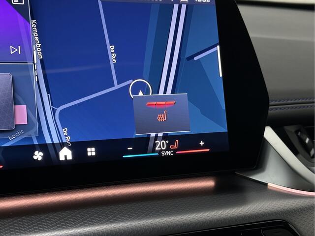 BMW X1 18i M-Sport | Panorama | Sportstoelen | Keyless-Entry | Sfeerverlichting | Achteruitrij-Camera | 5x op voorraad! | Carplay | Full-LED | Black-Optic | Getint Glas | Stoelverwarming | Draadloos Laden |