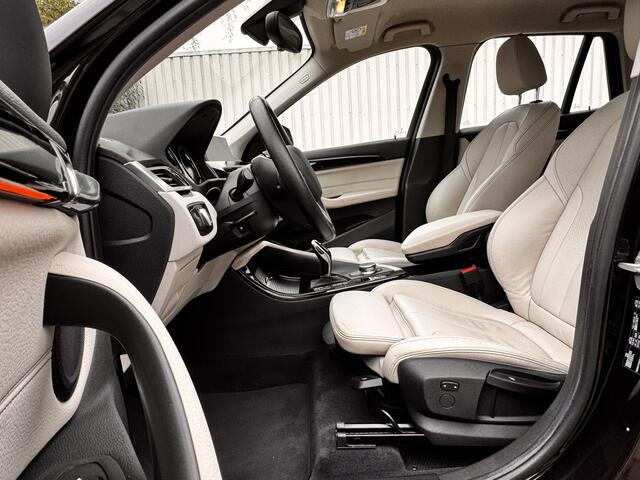 BMW X1 sDrive20i X-line | Head-Up | Stuurverwarming! | Stoelverw | Nav | Leer | Camera!