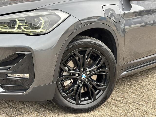 BMW X1 xDrive25e Business Edition Plus / PHEV / Winterset op velg / Camera / Navi / Trekhaak Afneembaar /