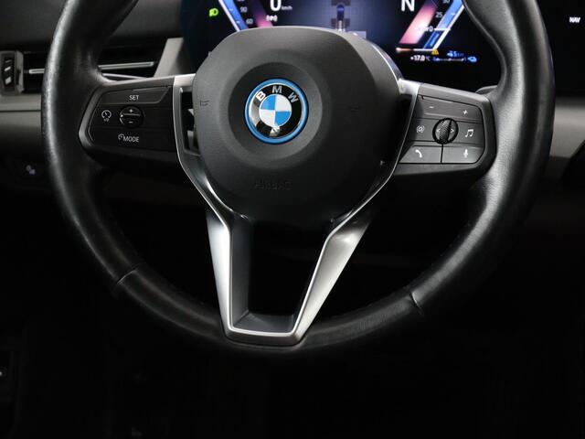 BMW X1 xDrive25e | Leder | Sportstoelen | Carplay | Adaptief LED | Keyless | Camera | Park Assist | Live Cockpit | Climate control | Navigatie | PHEV | Plug In | SOH 92%