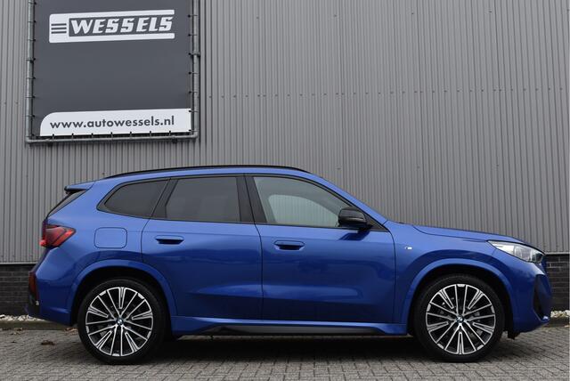 BMW X1 sDrive18i M-sport Nieuwe type! Elek. trekhaak/achterklep, Memory, Camera, 20 inch, Stoel/stuurverwarming, Carplay