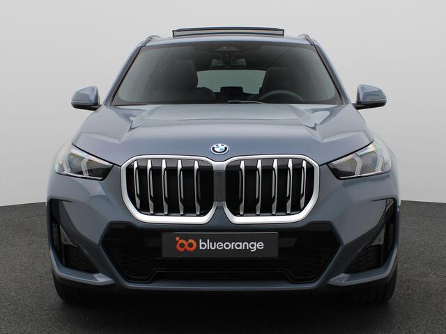 BMW X1 xDrive25e 245PK Aut. M-Sport, Pano-Schuifdak, Keyless, Digital Key, Stoelverwarming, LED verlichting, Trekhaak, 19" LM Velgen