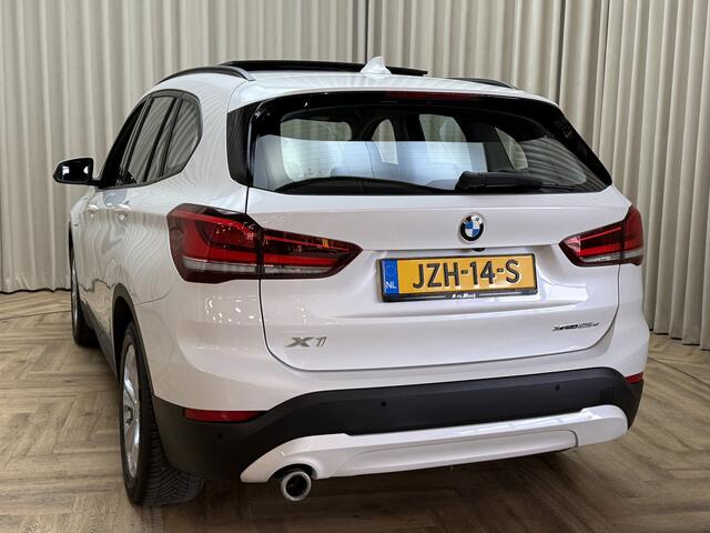 BMW X1 xDrive25e Panoramadak / Afn. Trekhaak / Navi Pro / LED / Cruise / Camera / PDC V&A / 17'' LMV