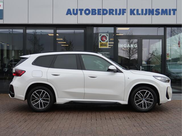 BMW X1 sDrive18i M-Sport / Innovation Pack | Leder | HUD | H&K | 360 Camera | Panoramadak