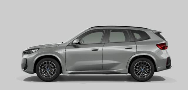 BMW X1 xDrive25e M Sport - Driving Assistant plus - Harman Kardon - Premium Pack - Sportstoelen - Elektrisch verwarmde voorstoelen -