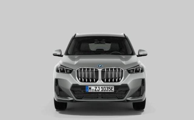 BMW X1 xDrive25e M Sport - Driving Assistant plus - Premium Pack - Sportstoelen - Elektrisch verwarmde voorstoelen -