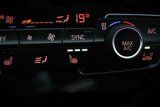 BMW X1 sDrive18i M-Sport High Executive | PANORAMADAK | DAB | CAMERA | 18"