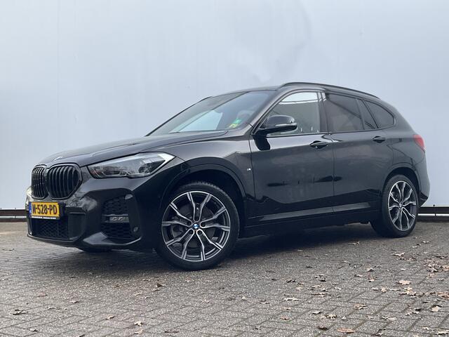 BMW X1 20i M-Sport Business Edition Plus Afn.Trekhaak HUD Leer Stoelverw 19 Inch Keyless NL-Auto!
